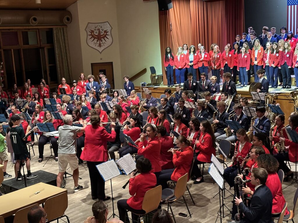 school-choir-performing-international-tour